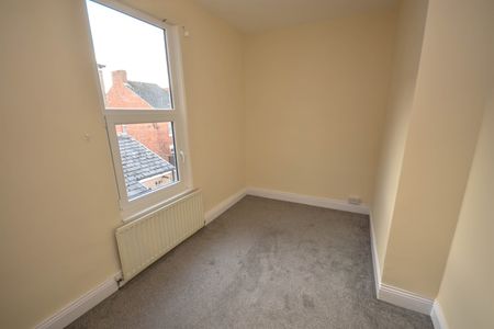 2 bed maisonette to rent in Stanhope Road, South Shields, NE33 - Photo 2