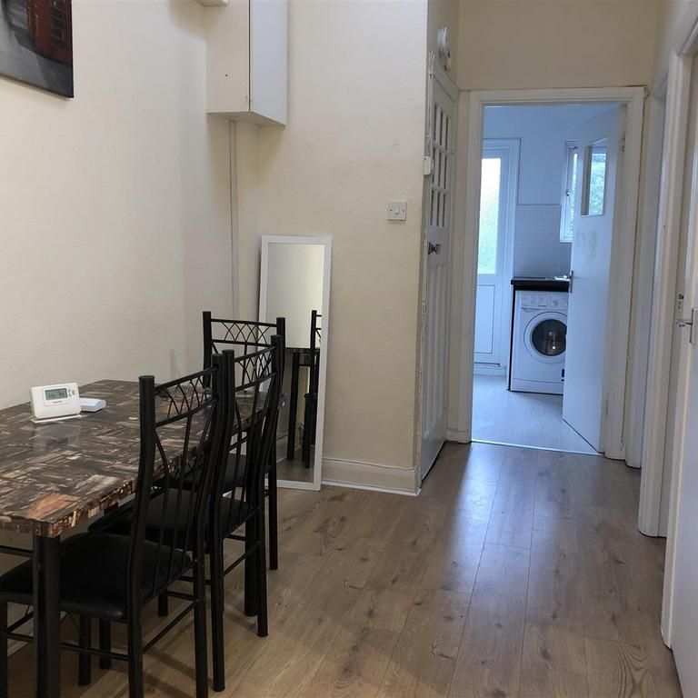 3 bedroom apartment to rent - Photo 1