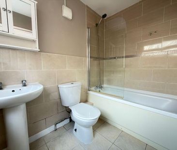 3 bedroom terraced house to rent - Photo 6