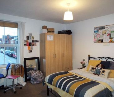 4 bedroom terraced house to rent - Photo 6