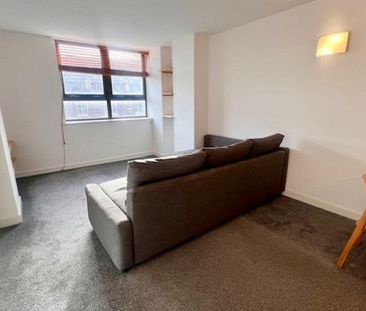 Fantastic modern 2 bed apartment in the City Centre - Photo 2