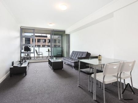 Modern Two Bedroom Apartment in the Heart of Ultimo - Photo 2