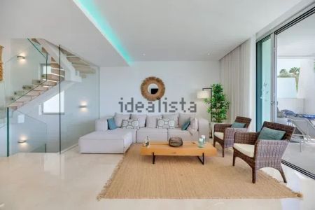 Alquiler de chalet adosado en Urbanización Golf Río Real - Photo 5