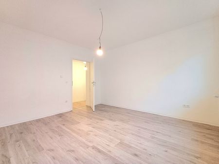 Kernsaniert! 3-Zimmer-Wohnung mit Balkon - Photo 3