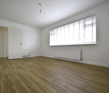 2 bedroom detached bungalow to rent - Photo 2