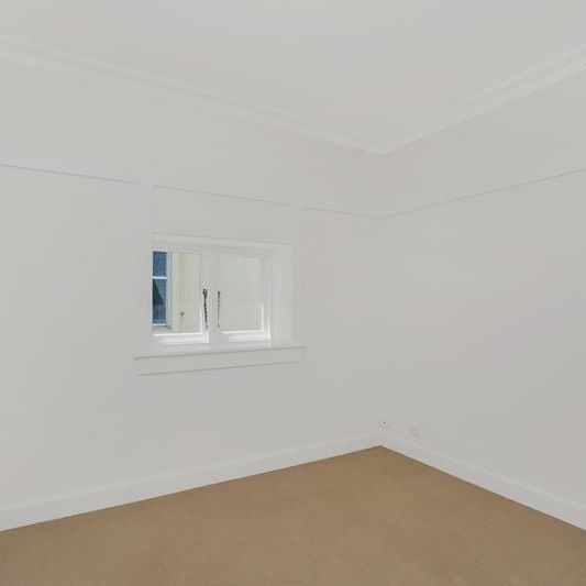 Beachfront Art Deco Living in Iconic Bondi Position - Photo 1