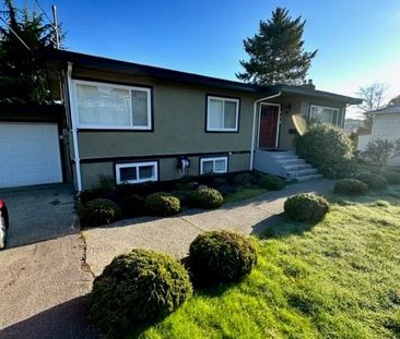 3 Bdrm, 1 Bath, plus den split level (Departure Bay area) - Photo 2