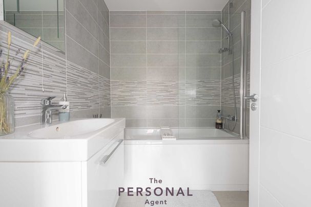 Hardwick Close, Ewell - Photo 1