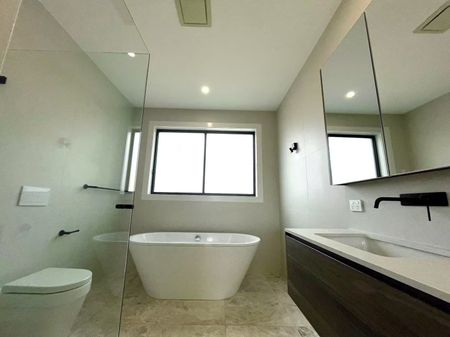 Exceptional Exquisite Picturesque North Facing Luxury Living in Gladesville - Photo 2