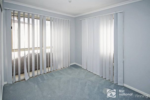 Low Maintenance Living in the Heart of Cranbourne - Photo 1