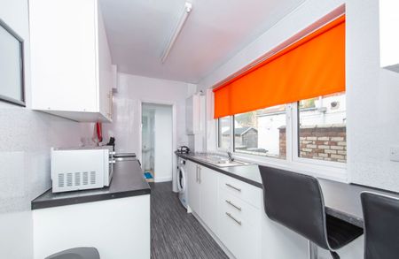 13 Lister Street, Nuneaton, CV11 4NX - Photo 3