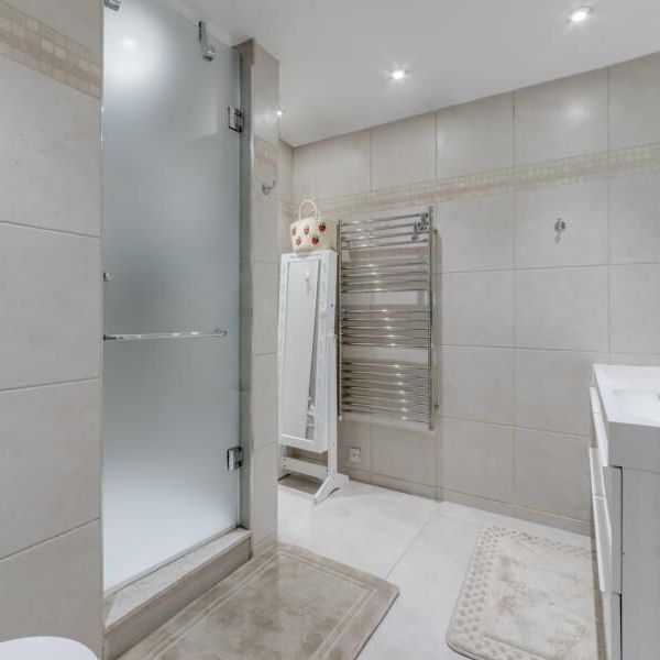 4 Bedroom Flat To Let - Photo 1