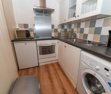 1083L - Caledonian Crescent, Edinburgh, EH11 2AN - Photo 2