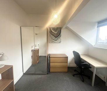 Glebe Avenue (room 6), Kirkstall, Leeds - Photo 5