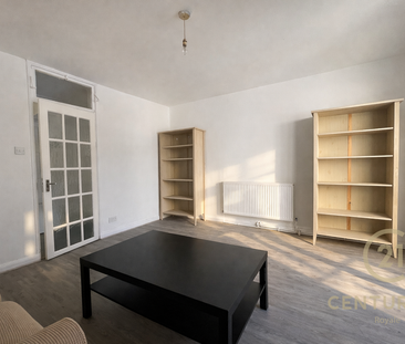 3 bedroom flat to rent - Photo 2