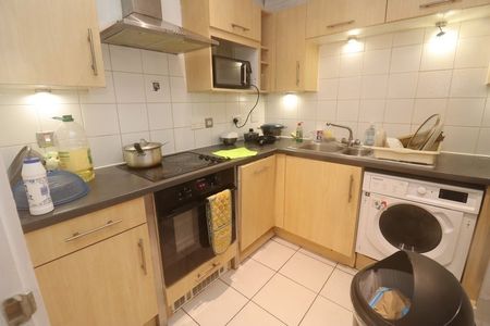 Room in a Shared Flat, Duckett Street, E1 - Photo 3