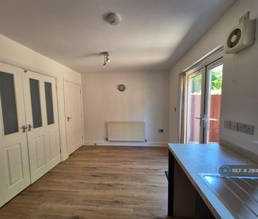 3 bedroom terraced house to rent - Photo 3