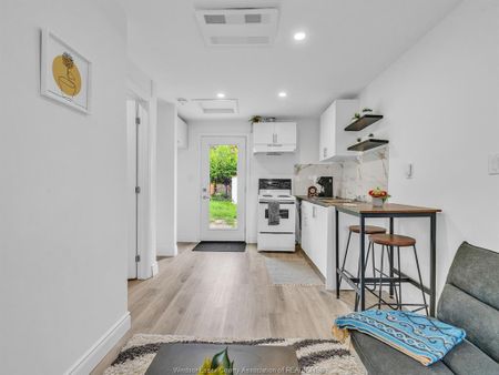 For Lease - 306 FOCH Unit# BACK UNIT, Windsor, Ontario - Photo 5