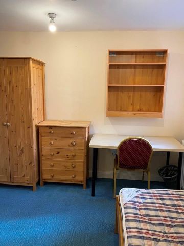 Room in a Shared Flat, Brook Drive, S3 - Photo 2