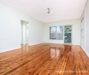 Stylish & Convenient Location - Photo 1