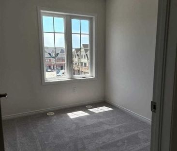 For Lease - 229 Danzatore Path, Oshawa, Ontario - Photo 5