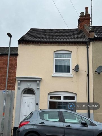 3 bedroom terraced house to rent - Photo 5