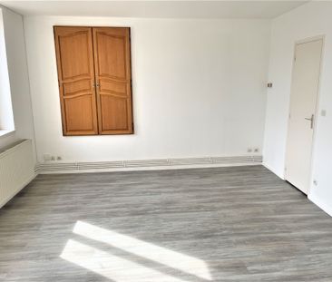 Location Appartement 1 pièce 36m² DEVILLE LES ROUEN 76250 - Photo 1