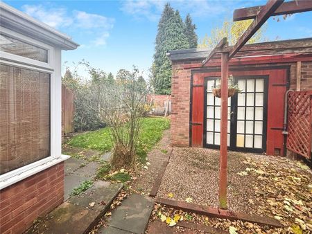 3 bedroom semi-detached house to rent - Photo 4