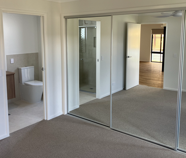 8 Bower Street, Morayfield, QLD - Photo 2