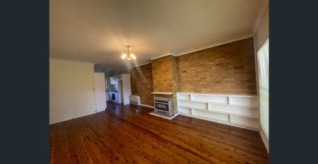 Two-bedroom unit situated just minutes from Dean Street. - Photo 3