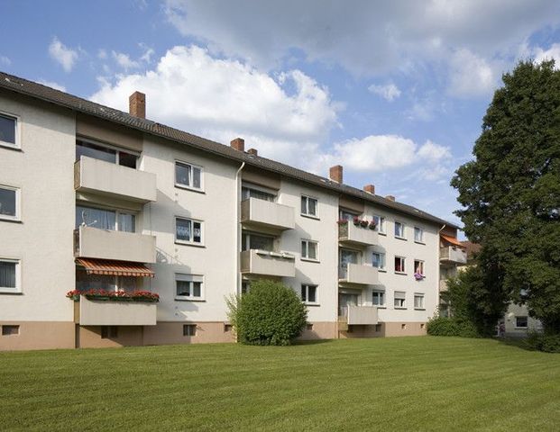 Gemütlich wohnen in ruhiger Lage! Hier wartet deine frisch sanierte 2-Zimmer- Wohnung - Photo 1