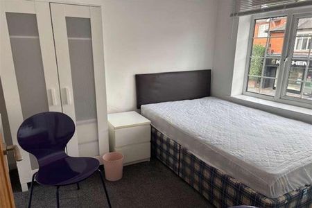 Bedroom First Floor Flat In Bournemouth, BH8 - Photo 5