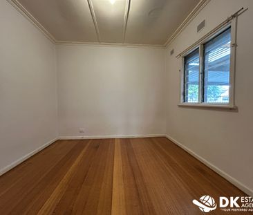 Spacious Home in North Sunshine - Photo 4