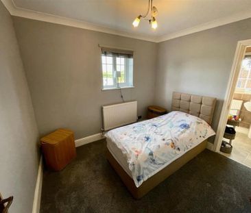 4 Bedroom Detached To Let - Photo 6