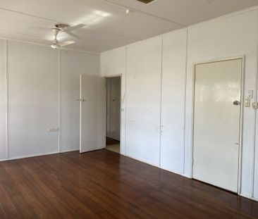 Fully Furnished 5 Bedroom House Perfect for Workers - Photo 3