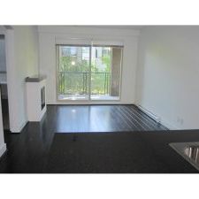 $2,550 / 2br – 788ft2 – Open-concept layout this 2-bedroom, 2-bathroom on the 4th floor (Y20) - Photo 1
