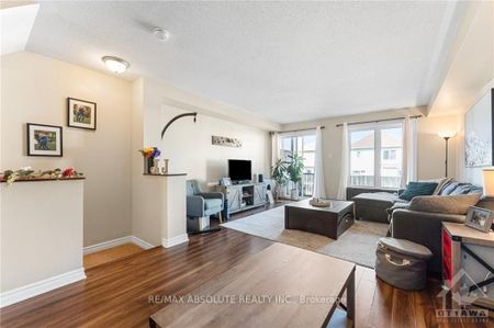 For Lease - 573 Chapman Mills Drive Unit# A, Barrhaven, Ontario - Photo 2