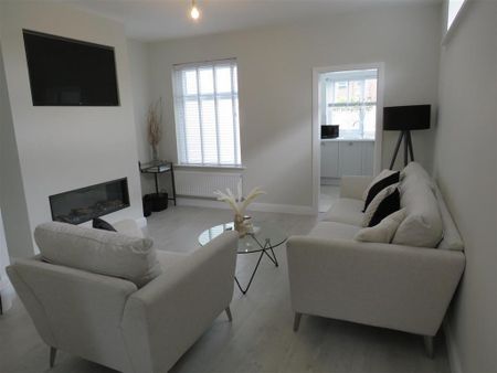 2 bedroom terraced house to rent - Photo 2