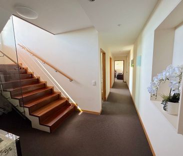 A unique and expansive home - Photo 1