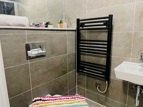 Standard En-suite - Photo 1