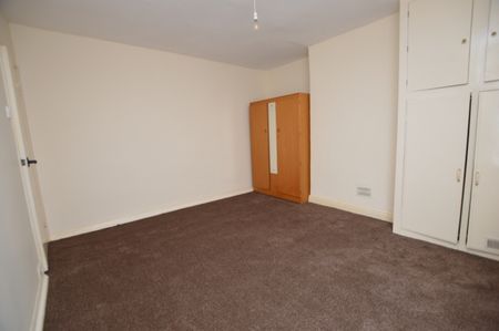 3 Bedroom End of Terrace - Photo 2