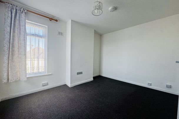 Commercial Road - Photo 1