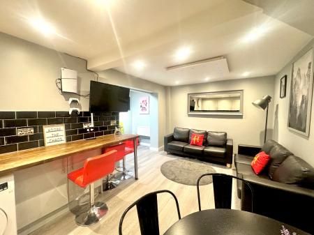 6 Bedroom Student Home - 12 Godden Road, UKC - Photo 3