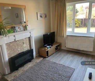 3 bedroom semi-detached house to rent - Photo 2