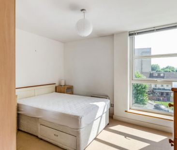 Bedsit, Manchester Road, E14 - Photo 5