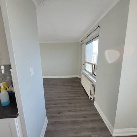 one bedroom apartment with balcony - Photo 1