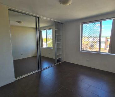 2 Bedroom in convenient location - Photo 3
