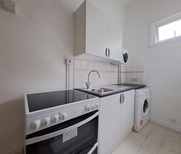 Studio Flat, High Street, SE20 - Photo 1