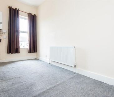 2 bedroom House To Let - Photo 2