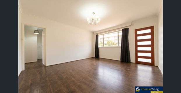 Private and secure - In the heart of Clayton - Photo 1